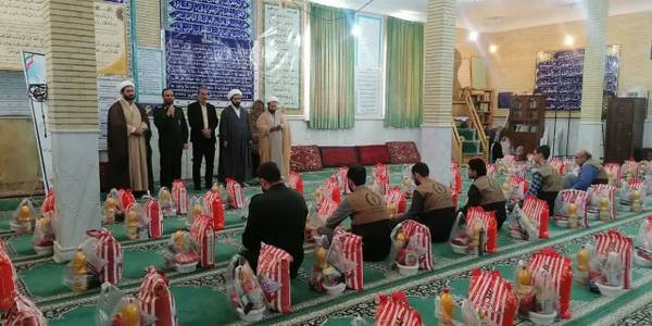 توزیع ۵۵۰ بسته معیشتی کمک مومنانه در تفرش