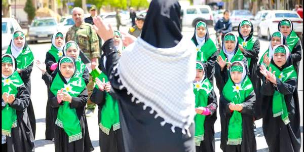 حضور گروه سرود دختران فاطمی در روز جهانی قدس و اجرای سرود روزه اولی ها در مأمونیه