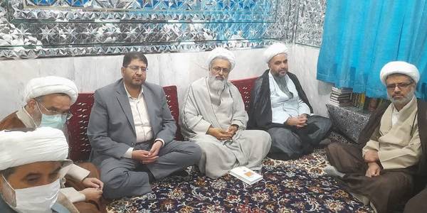 جلسه روحانیون و امامان جماعت مساجد شهرستان با حضور محمد رضا رضایی فرماندار تفرش و دکتر اجرایی امام جمعه تفرش و جمعی از روحانیون شهرستان تفرش در امامزاده کوهین برگزار گردید.