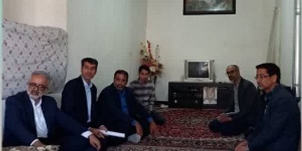 دیدار معاون فرماندار با خانواده های مددجویان کمیته امداد امام خمینی(ره) در بخش سربند