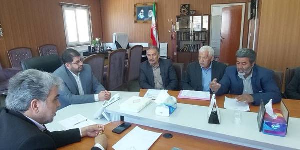 جلسه بررسی فعالیت معدن نقره کمر  به ریاست محمد رضا رضایی فرماندار شهرستان تفرش و با حضور مدیر کل سازمان صمت استان مرکزی و جمعی از کشاورزان منطقه نقره کمر تشکیل و برگزار شد.