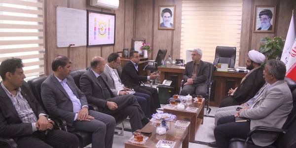 نشست رئیس و معاونین دانشگاه آزاد استان و شهرستان با فرماندار خمین برگزار شد