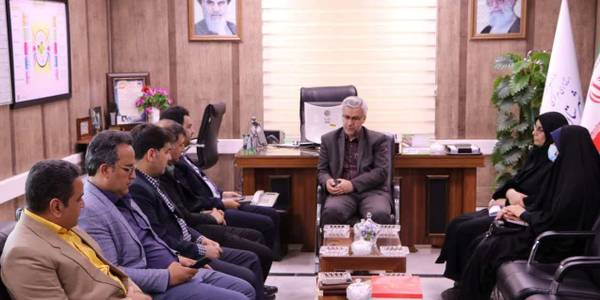 نشست رئیس و معاونین دانشکده علوم پزشکی شهرستان با فرماندار خمین برگزار شد