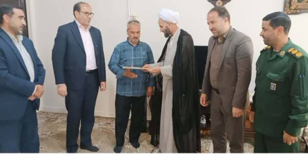 " دیدار فرماندار خنداب با خانواده ایثارگران"