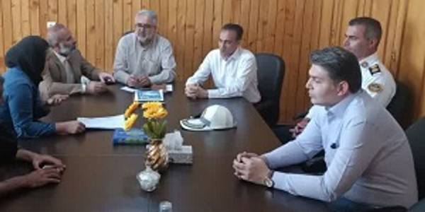 جلسه ساماندهی و رسیدگی به وضعیت روز بازارهای شهرهای شازند و آستانه برگزار شد .