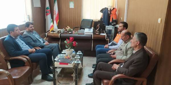 به مناسبت روز ایمنی و حمل و نقل محمد رضا رضایی فرماندار شهرستان تفرش به همراه معاون و بخشدار در اداره راهداری و حمل و نقل شهرستان حضور یافتند.