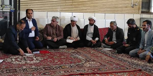 جلسه بررسی مسائل و مشکلات محله احمد آباد خمین برگزار شد.