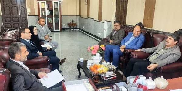 دیدار  مدیر بانک ملی استان مرکزی با فرماندار