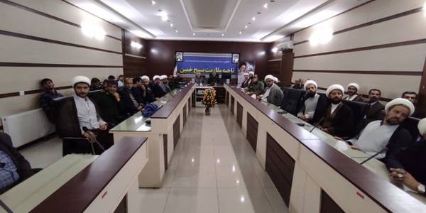 نشست هم اندیشی ائمه جماعات و مسئولان پایگاه های بسیج مساجد شهرستان خمین برگزار شد