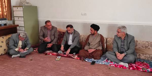 جلسه بررسی مسائل و مشکلات روستای چارطاق شهرستان خمین برگزار شد