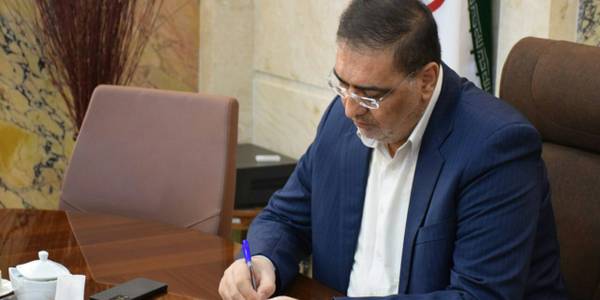 معلمان سفیران هدایت و روشنی و پیام آوران نور و آگاهی  هستنذ که از سر عشق و تعهد ، عمر گرانمایه خود را چراغ افروز راه دانایی و جهل ستیزی بشر نموده و موجبات رشد و بالندگی و شکوفایی علمی ، اخلاقی و فرهنگی جامعه را فراهم می کنند .