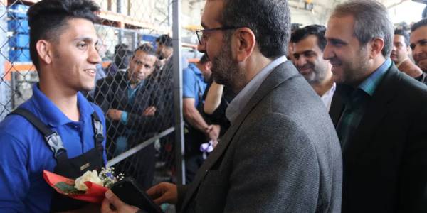 بازدید از  شرکت کارا ماشین و تجلیل  از کارگران
