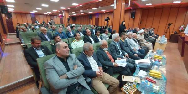 به مناسبت هفته فرهنگی شهرستان تفرش نخستین همایش مشاهیر و نام آوران ماندگار شهرستان تفرش در دانشگاه تفرش برگزار شد.