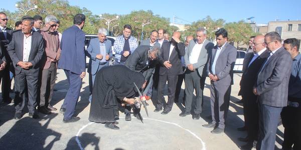 آئین بهره برداری و کلنگ زنی تعدادی از پروژه های آموزش و پرورش در شهرستان خمین برگزار شد