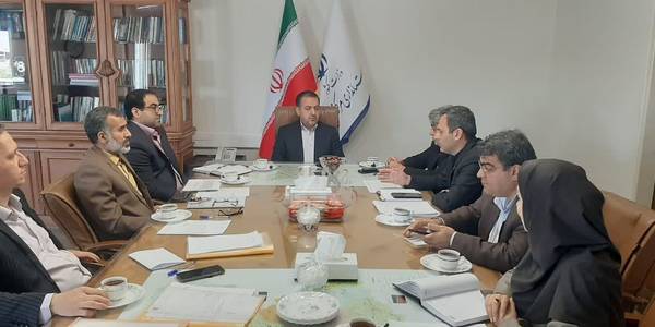 جلسه. مشترک دبیرخانه کار گروه تسهیل و ستاد اقتصاد مقاومتی
دراین جلسه که باحضور معاون هماهنگی امور اقتصادی و توسعه منطقه ای استاندار و دبیر کارگروه اقتصاد مقاومتی دادگستری کل استان وسایر اعضا تشکیل شد راهکارهای همکاری دبیرخانه ها و چگونگی مواجهه با ترک فعل دستگاه‌های اجرایی در اجرای مصوبات تبادل نظر شد