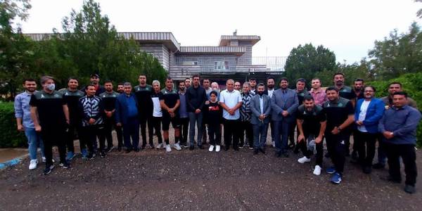 به مناسبت هفته فرهنگی شهرستان تفرش، با حضور محمد رضا رضایی فرماندار، حجت‌الاسلام اجرائی نماینده ولی فقیه و جمع کثیری از مسئولین و جمع کثیری از مردم بازی خیرخواهانه بین پیشکسوتان آلومینیوم سازی اراک و پیشکسوتان تفرش در سالن فوتسال دانشگاه تفرش برگزار شد.