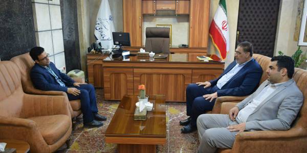 دیدار دبیر کمیته برنامه ریزی شهرستان محلات و نماینده سازمان مدیریت و برنامه ریزی استان مرکزی با فرماندار شهرستان محلات