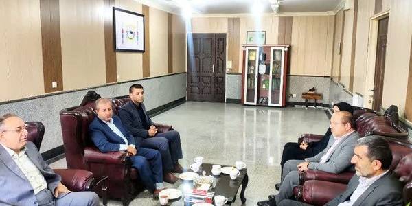 دیدار جناب مدیرکل راه‌آهن استان قم به همراه سرپرست اداره کل کتابخانه های عمومی استان مرکزی با فرماندار