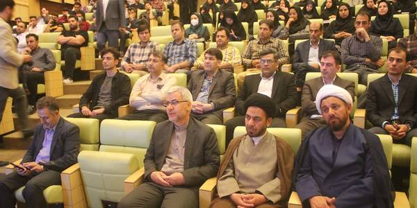 همایش آسیب‌های‌های تک فرزندی در شهرستان خمین برگزار شد