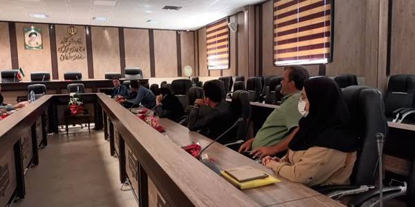 برگزاری کارگاه آموزشی با عنوان قانون رسیدگی به تخلفات اداری، قانون سلامت اداری- تجربه نگاری ویژه دهیاران بخش مرکزی شهرستان فراهان