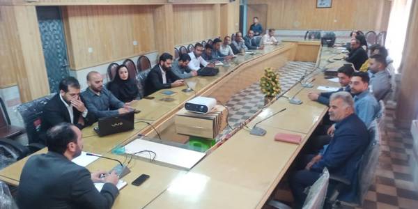 برگزاری کارگاه آموزشی با عنوان قانون رسیدگی به تخلفات اداری، قانون سلامت اداری- تجربه نگاری ویژه دهیاران بخش مرکزی شهرستان دلیجان