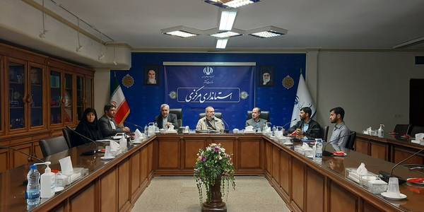 حضور استاندار مرکزی در مراسم بزرگداشت روز ملی جمعیت و رویداد  جایزه ملی جمعیت به صورت ویدئو کنفراس به همراه هیات داوران این رویداد که در به اتفاق  همه استان  ها که در پایان هم از تعدادی از منتخبین این رویداد  تقدیر به عمل آمد.٣٠-٠٢-١٤٠٢