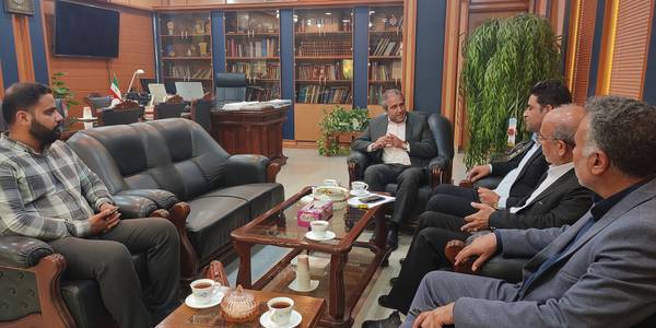 مدیر کل تجهیز و نوسازی مدارس استان مرکزی با مهدی الیاسی معاون استاندار و فرماندارویژه شهرستان ساوه دیدار و گفتگو کرد.