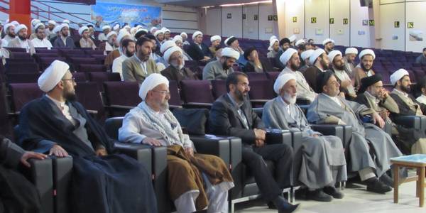 حضور در جلسه روحانیت و طلاب