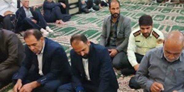 حضور سرپرست فرمانداری در روستای نهرمیان و دیدار با اهالی روستا