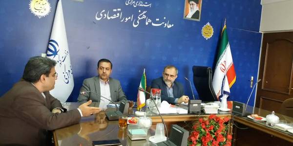 نشست استاندار با حضور معاون هماهنگی امور اقتصادی و توسعه منطقه ای استاندار و کارکنان حوزه اقتصادی برگزار شد