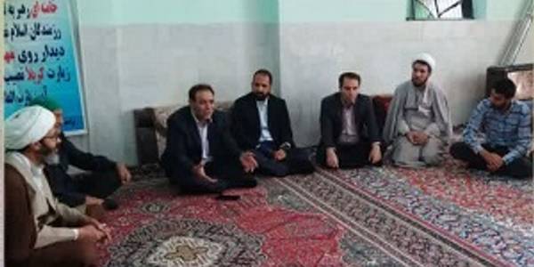 حضور سرپرست فرمانداری در روستای اکبرآباد و دیدار باچند تن از اهالی روستا