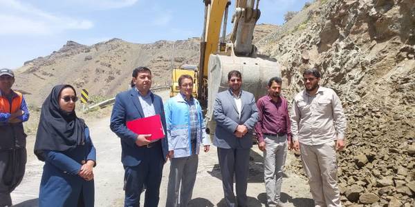 امروز محمد رضا رضایی فرماندار شهرستان تفرش به همراه امید محترمی مدیرکل مدیریت بحران استان مرکزی و جمعی از مسئولین استانی و شهرستانی از روند گازرسانی روستای خرازان دیدن کردند.