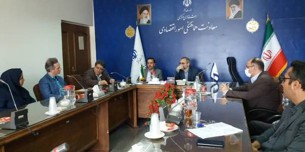 نشست صمیمی استاندار کارکنان حوزه اقتصادی برگزار شد