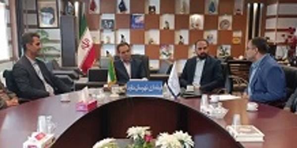 دیدار و نشست سرپرست فرمانداری با رئیس و کارکنان شبکه بهداشت و درمان شهرستان شازند