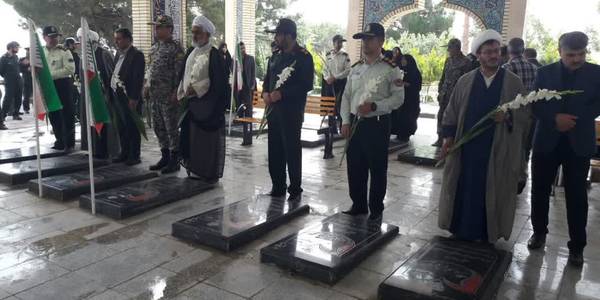 گلباران مزار مطهر شهدای محله آسیابک و شهر مأمونیه