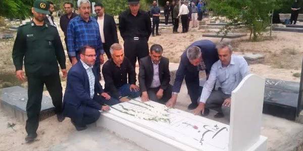 گلباران قبور مطهر شهدای روستای دوزج