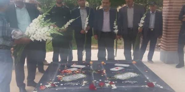 مراسم گلباران مزار شهدای گمنام خرقان