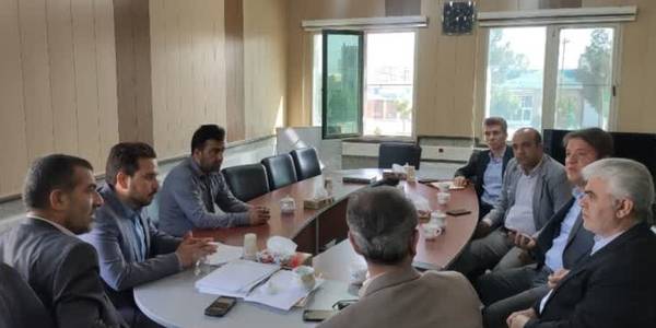 جلسه بررسی طرح های کارگروه امور زیربنایی بخش مرکزی