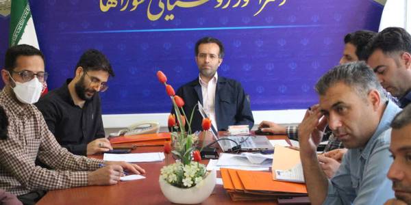 برگزاری جلسه بررسی نحوه ی جذب سهمیه قیر اختصاص یافته به دهیاری ها