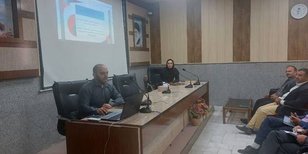 برگزاری کارگاه آموزشی با عنوان قانون رسیدگی به تخلفات اداری، قانون سلامت اداری، تجربه نگاری ویژه دهیاران بخش زالیان شهرستان شازند