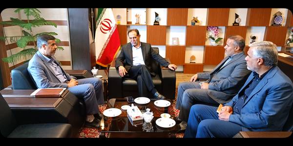 دیدار و نشست سرپرست فرمانداری با چند تن از روسای ادارات شهرستان شازند