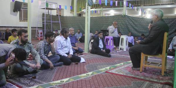 دیداره چهره به چهره فرماندار با مردم روستای ازنوجان شهرستان خمین برگزار شد