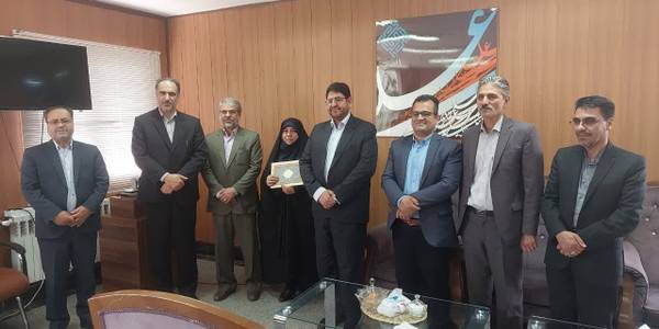 جلسه تودیع و معارفه رئیس اداره فنی و حرفه ای شهرستان تفرش با حضور محمد رضا رضایی فرماندار شهرستان تفرش، آقای رستمی مدیرکل فنی و حرفه ای استان مرکزی و جمعی از مسئولین استانی و شهرستانی در دفتر فرمانداری برگزار شد.