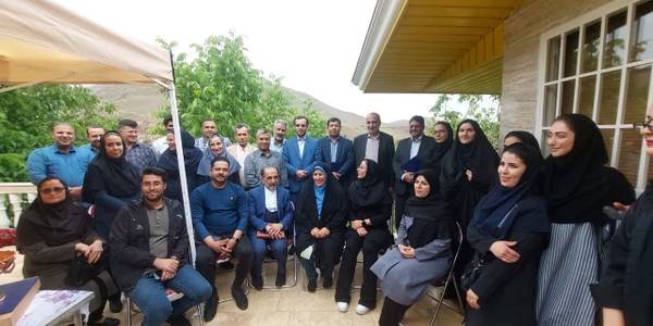 دومین همایش دهیاران شهرستان تفرش به ریاست محمد رضا رضایی فرماندار شهرستان تفرش و با حضور ولی الله بیاتی نماینده مجلس، پاکپور مدیر کل دفتر امور روستایی و شورا، جمعی از مسئولین و دهیاران شهرستان تفرش در دهکده پزشکان روستای تراران تشکیل شد.