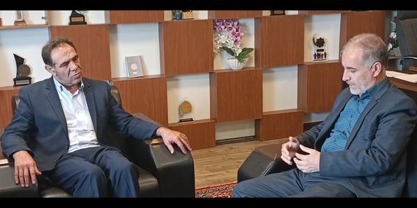 دیدار و نشست سرپرست فرمانداری با مدیرعامل شرکت پالایش نفت امام خمینی(ره) شازند