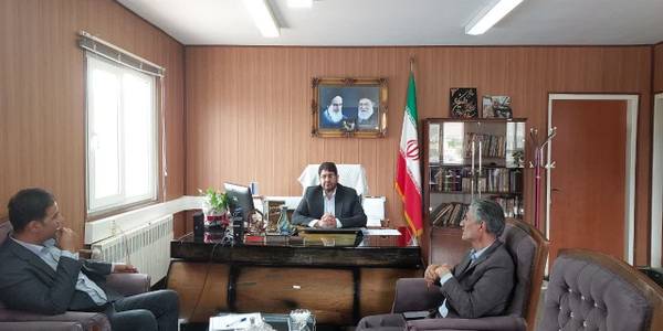 جلسه شورای مسکن استان بصورت ویدیو کنفرانس به ریاست مخلص الائمه استاندار مرکزی و با حضور محمدرضا رضایی فرماندار شهرستان تفرش و مویدی معاون فرماندار تشکیل و برگزار شد.