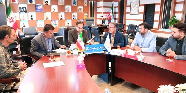 دیدار و نشست سرپرست فرمانداری با چند تن از روسای ادارات شهرستان شازند .