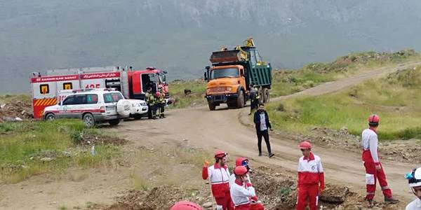 مانور مقابله با سیلاب و امدادرسانی در شازند برگزار شد
