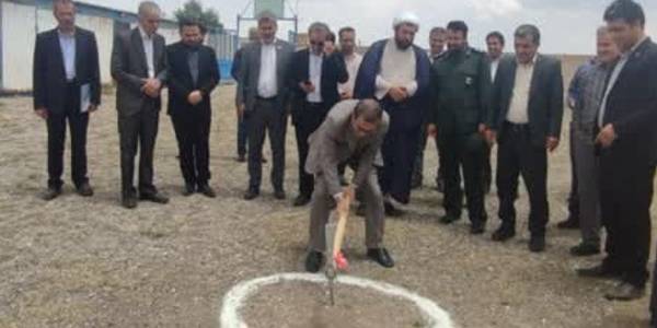 آئین کلنگ زنی آموزشگاه سه کلاسه خیر ساز روستای بربر بخش مرکزی