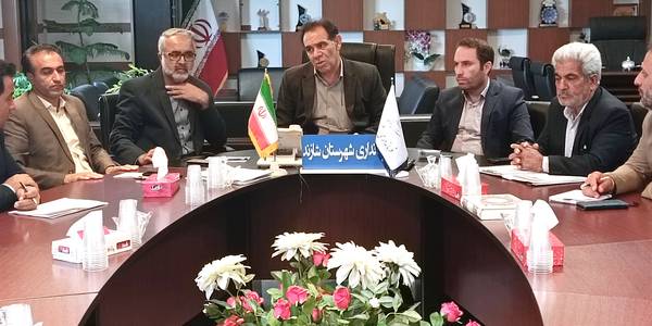 بررسی مسائل و مشکلات روستای کزاز به ریاست سرپرست فرمانداری شهرستان شازند